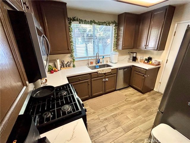 2522 W Calle Vista Drive, Rialto, CA 92377