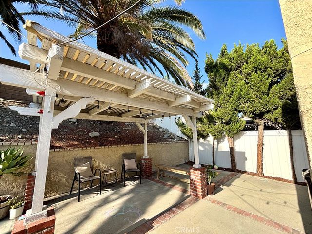 2522 W Calle Vista Drive, Rialto, CA 92377