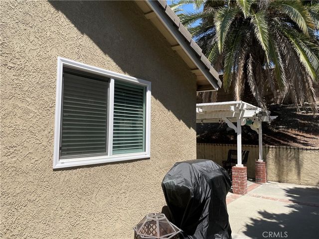 2522 W Calle Vista Drive, Rialto, CA 92377