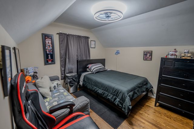 5650 S Newland Avenue, Chicago, IL 60638