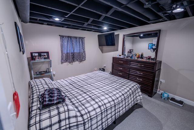 5650 S Newland Avenue, Chicago, IL 60638