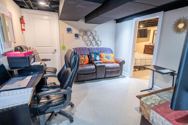 5650 S Newland Avenue, Chicago, IL 60638