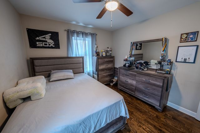 5650 S Newland Avenue, Chicago, IL 60638