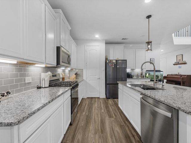 20156 Bushwick Falls Drive, Montgomery, TX 77316