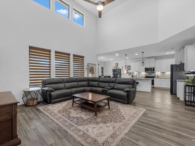 20156 Bushwick Falls Drive, Montgomery, TX 77316