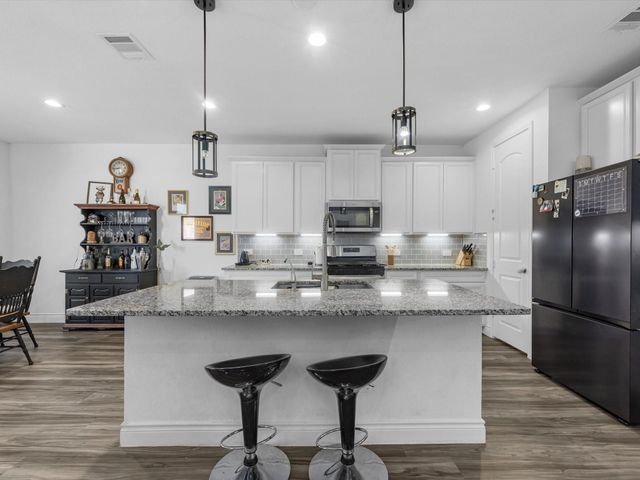 20156 Bushwick Falls Drive, Montgomery, TX 77316