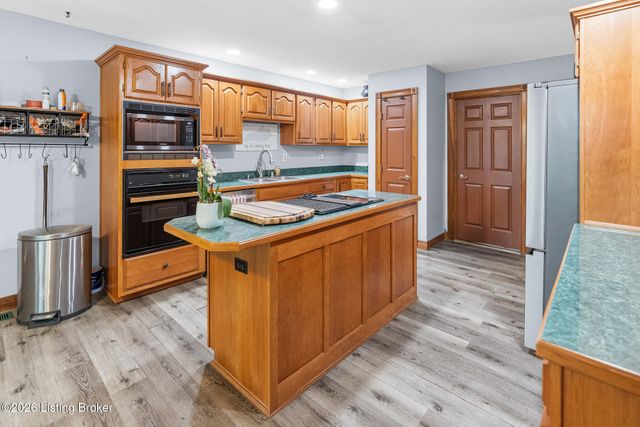 180 Bowman Ct, Mt Washington, KY 40047