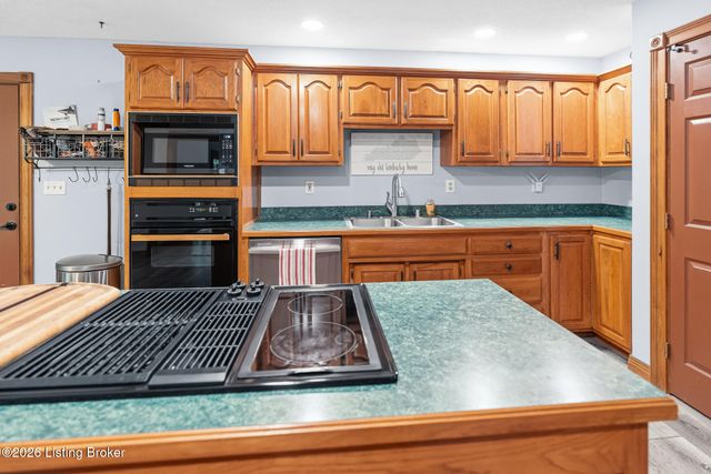 180 Bowman Ct, Mt Washington, KY 40047