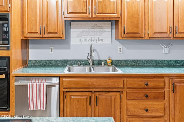 180 Bowman Ct, Mt Washington, KY 40047