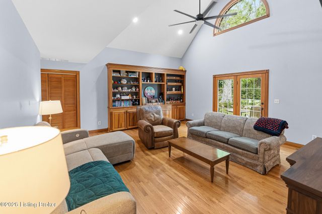 180 Bowman Ct, Mt Washington, KY 40047