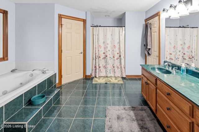 180 Bowman Ct, Mt Washington, KY 40047