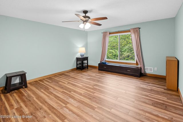 180 Bowman Ct, Mt Washington, KY 40047