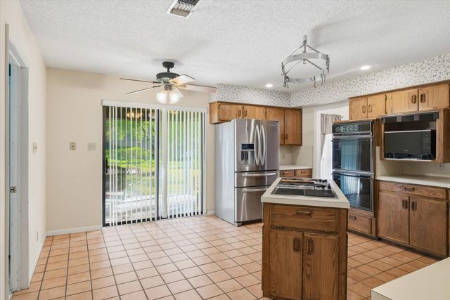 1444 TANGLEWOOD DR. WEST, Hideaway, TX 75771