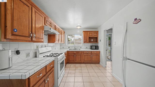 200 Riverside Pl, Bay Point, CA 94565