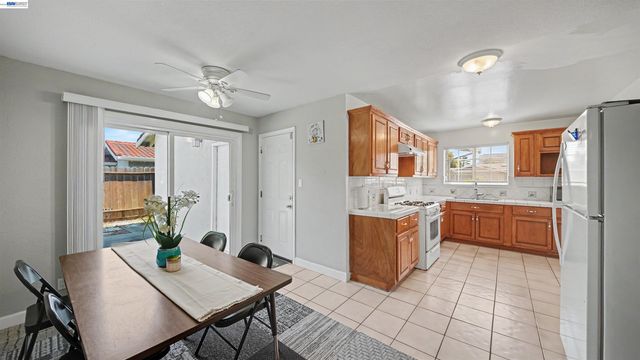 200 Riverside Pl, Bay Point, CA 94565