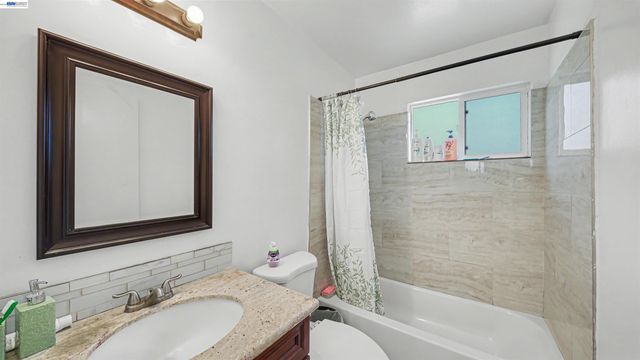 200 Riverside Pl, Bay Point, CA 94565
