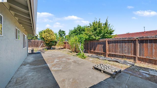 200 Riverside Pl, Bay Point, CA 94565