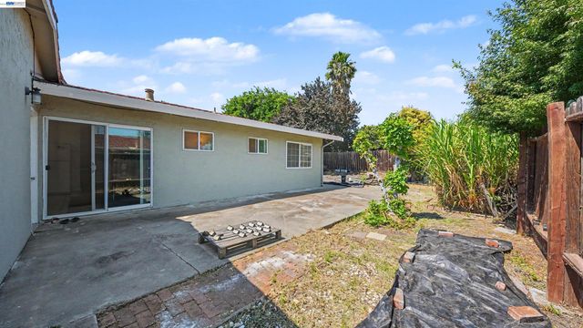 200 Riverside Pl, Bay Point, CA 94565