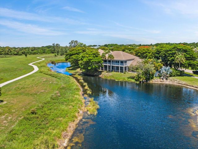 11813 Pebblewood Drive, Wellington, FL 33414