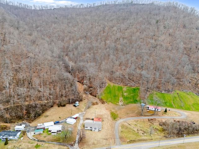 56 Price Petry Drive, Madison, WV 25130