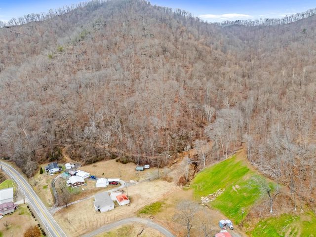 56 Price Petry Drive, Madison, WV 25130