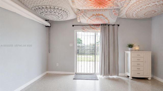 9840 SW 48th St, Miami, FL 33165