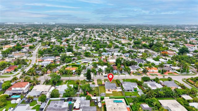 9840 SW 48th St, Miami, FL 33165