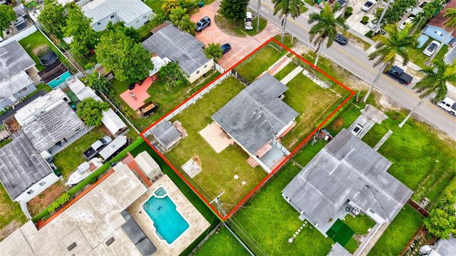 9840 SW 48th St, Miami, FL 33165