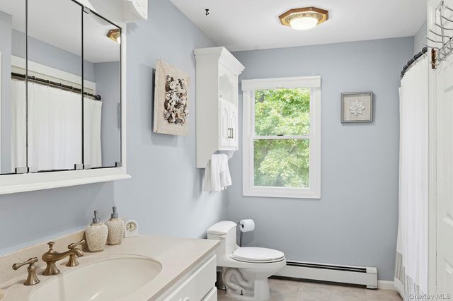 48 Fanning Avenue, Hampton Bays, NY 11946