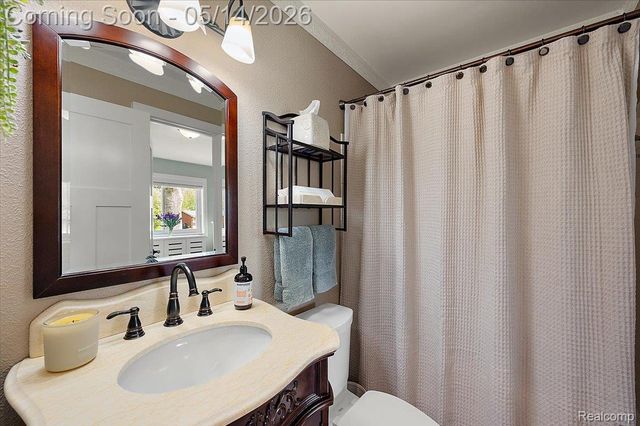 3580 Newgate Drive, Troy, MI 48084