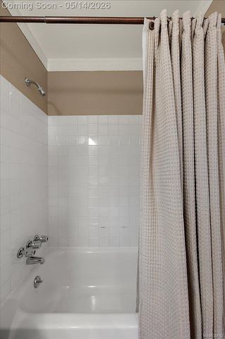 3580 Newgate Drive, Troy, MI 48084