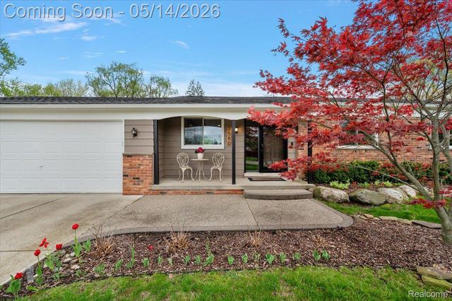 3580 Newgate Drive, Troy, MI 48084