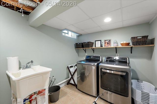3580 Newgate Drive, Troy, MI 48084