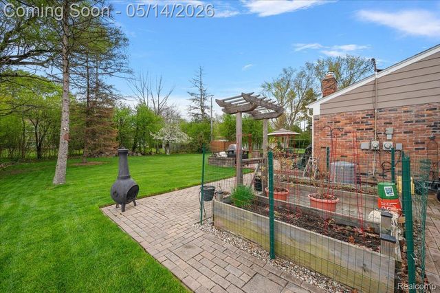 3580 Newgate Drive, Troy, MI 48084