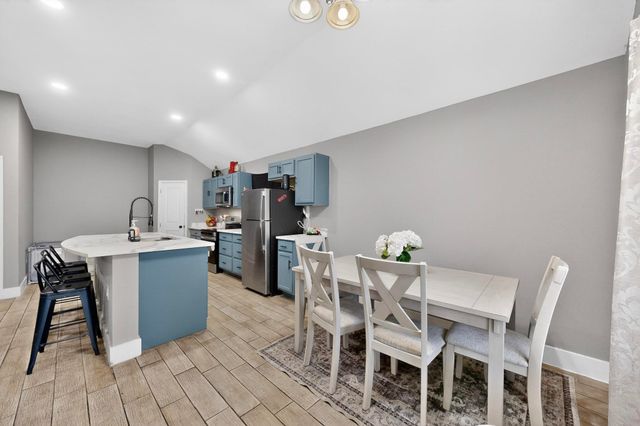 1006 W Brown Street, Ennis, TX 75119