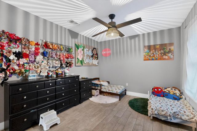 1006 W Brown Street, Ennis, TX 75119