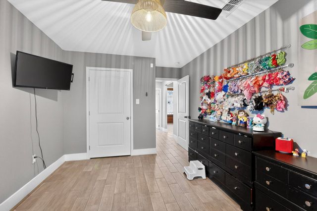 1006 W Brown Street, Ennis, TX 75119