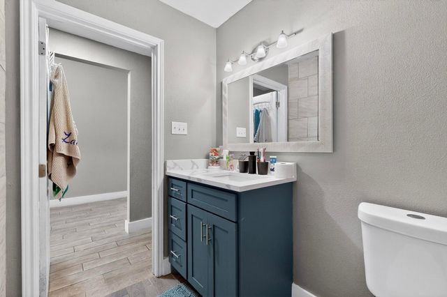 1006 W Brown Street, Ennis, TX 75119