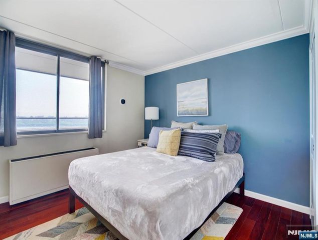 250 Gorge 21B, Cliffside Park, NJ 07010