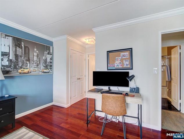 250 Gorge 21B, Cliffside Park, NJ 07010
