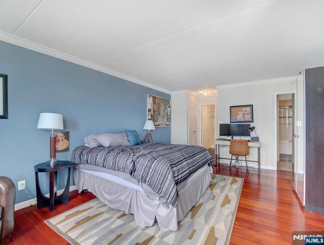 250 Gorge 21B, Cliffside Park, NJ 07010