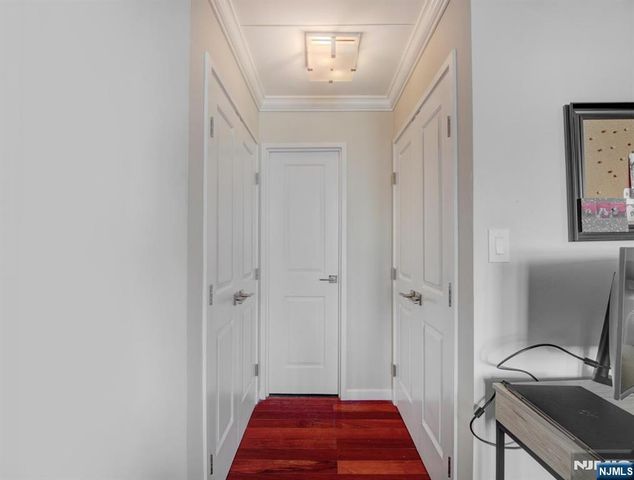 250 Gorge 21B, Cliffside Park, NJ 07010