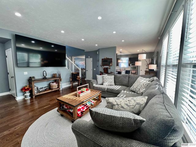 5714 S 161st Street, Omaha, NE 68135