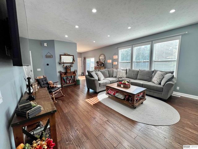 5714 S 161st Street, Omaha, NE 68135