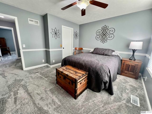 5714 S 161st Street, Omaha, NE 68135