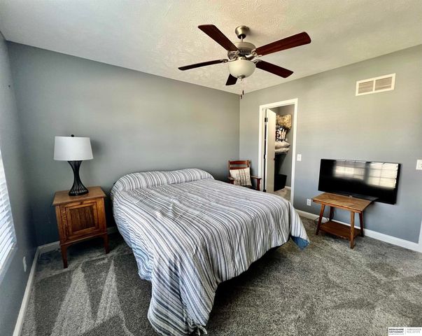 5714 S 161st Street, Omaha, NE 68135