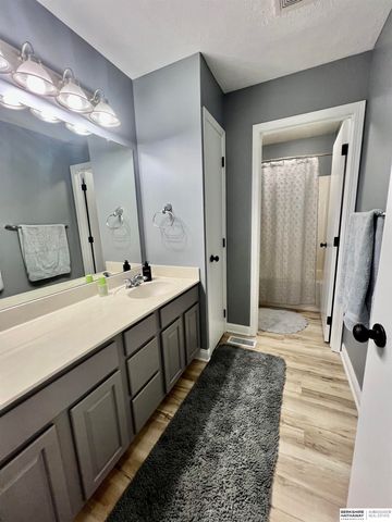 5714 S 161st Street, Omaha, NE 68135