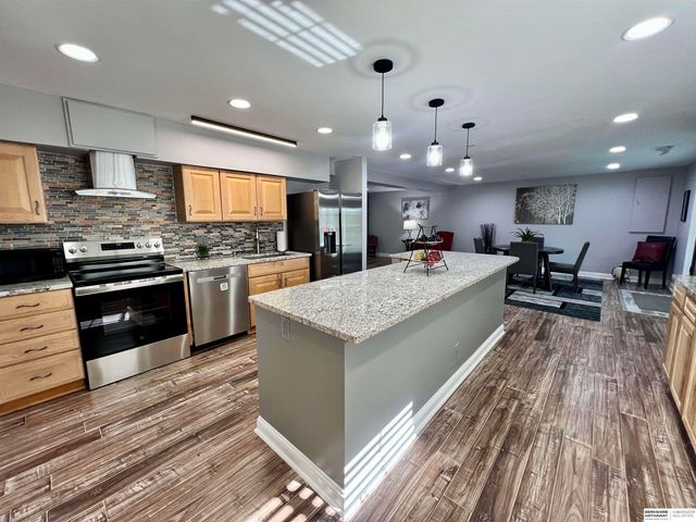 5714 S 161st Street, Omaha, NE 68135