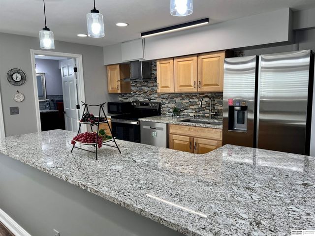 5714 S 161st Street, Omaha, NE 68135