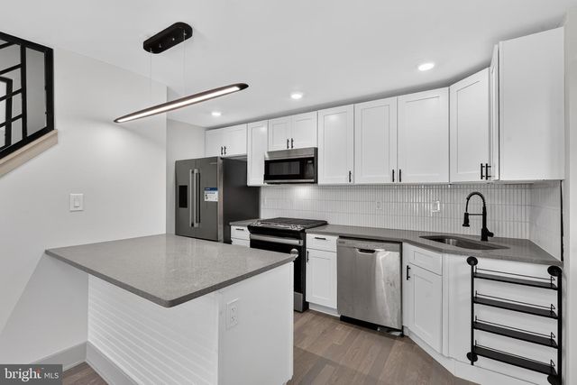 3044 N MERRIMAC RD, Camden, NJ 08104